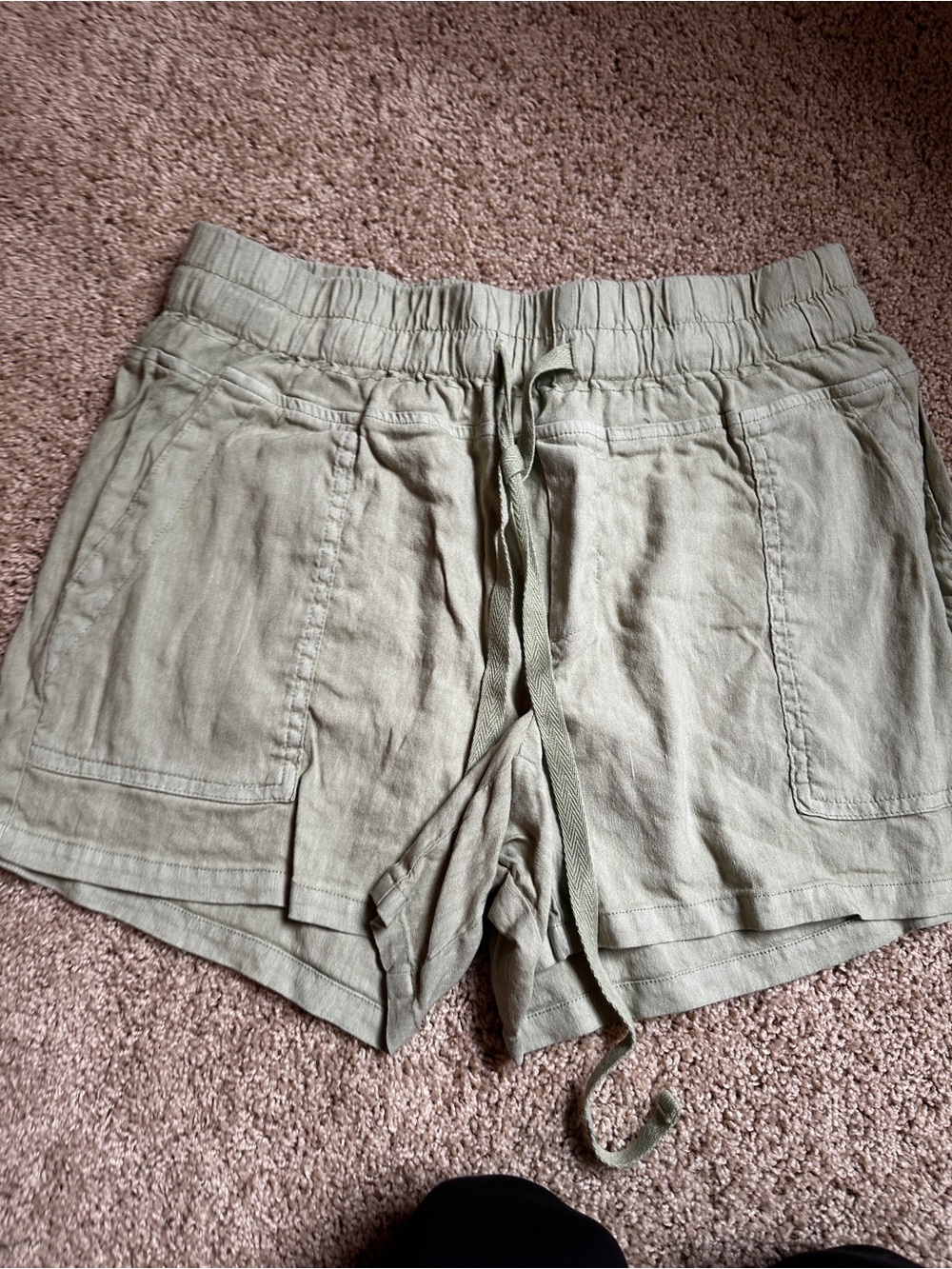 Kut from the Kloth celery green Drawstring Linen-Blend Shorts